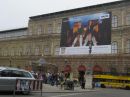 wie die Stadtwerke mit großen Plakatwänden.