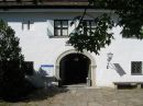 Der stolze Eingang zum Museumsdorf Glentleiten